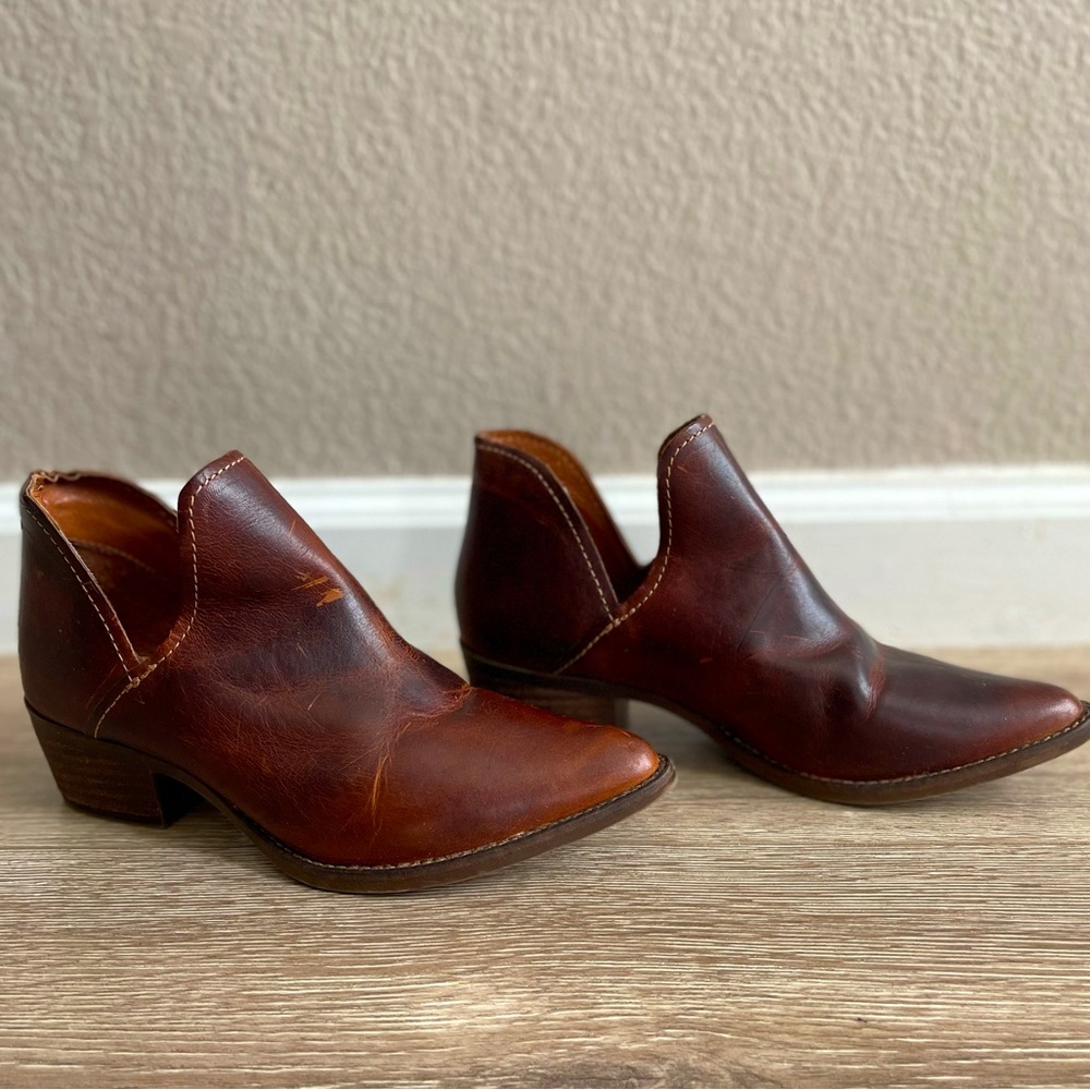 Steve Madden Brown Austin distressed leather booties